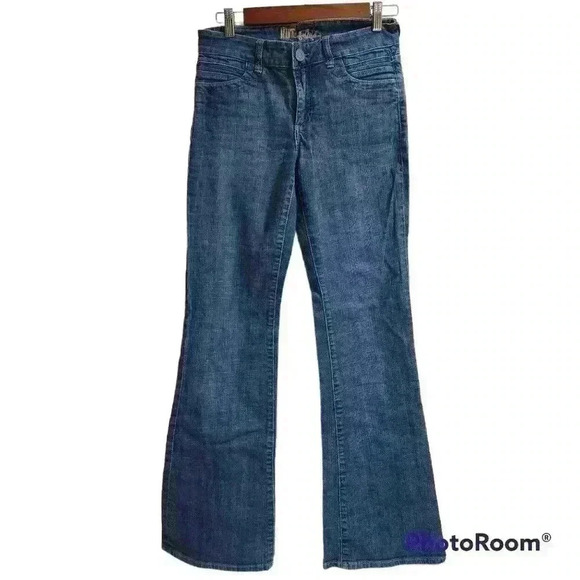 Kut from the Kloth Denim - P2001 Kut the flared medium wash jeans size 4